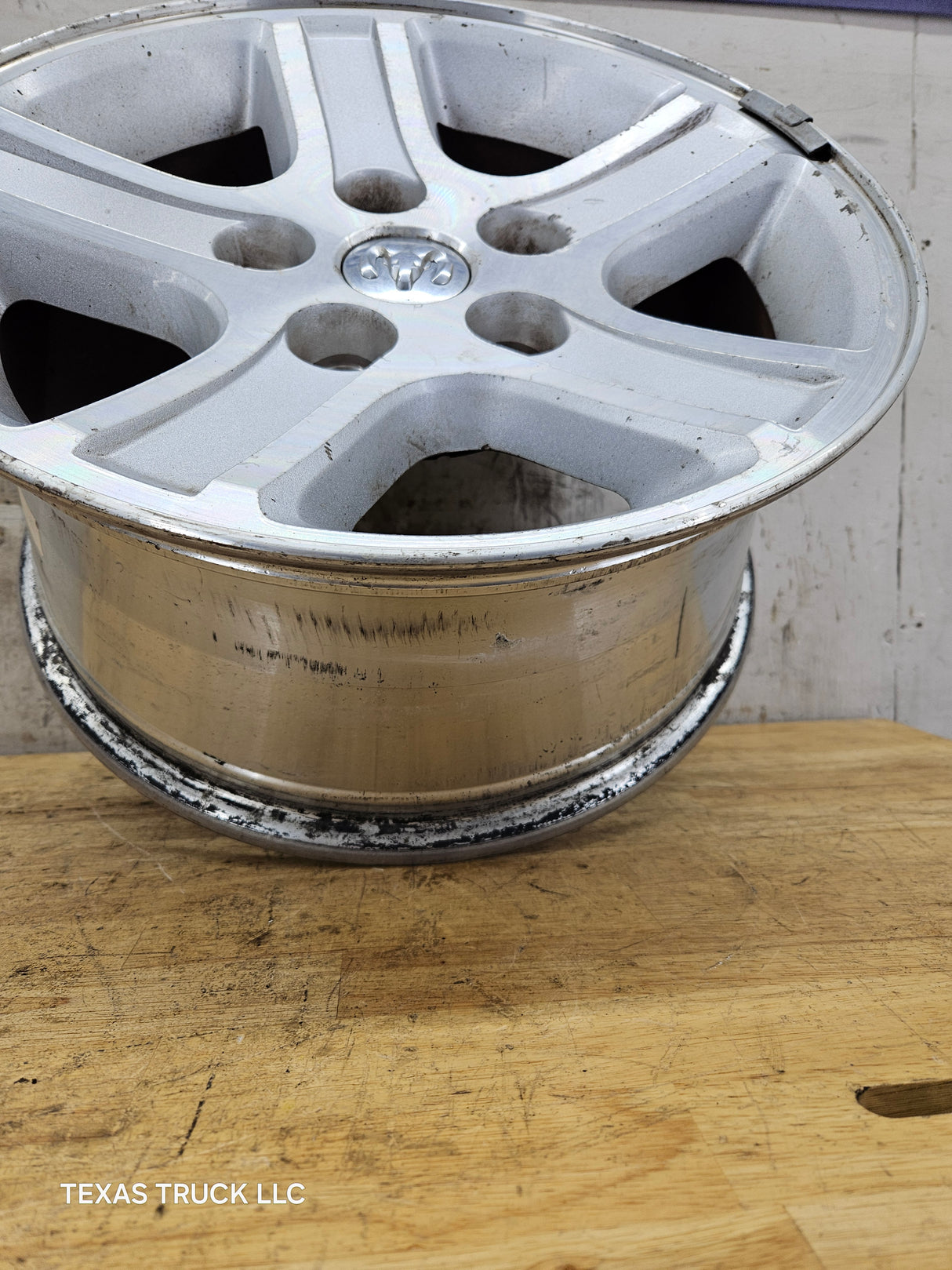 2006-2008 Dodge Ram 1500 Pickup 17'' OEM Wheel 17x8 5x5.5 Bolt pattern 2005-2011 Dodge Dakota Rim