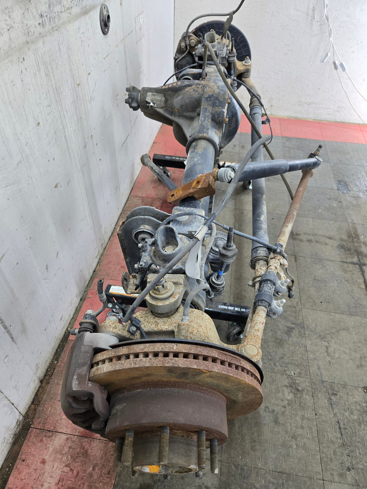 2013-2016 Ford Super Duty F250 F350 FRONT Axle 3.31 Gear Ratio 80k miles