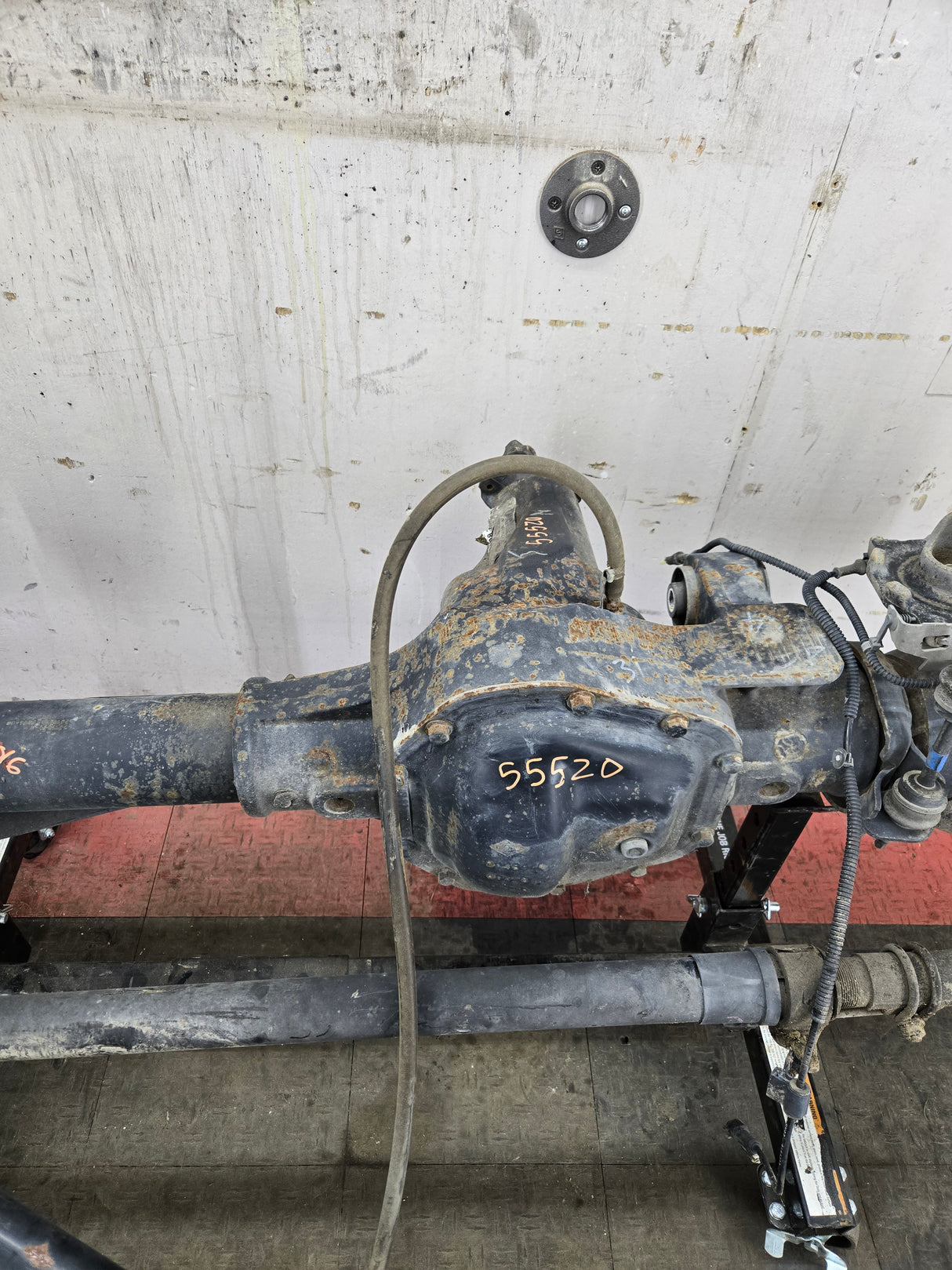 2013-2016 Ford Super Duty F250 F350 FRONT Axle 3.31 Gear Ratio 80k miles