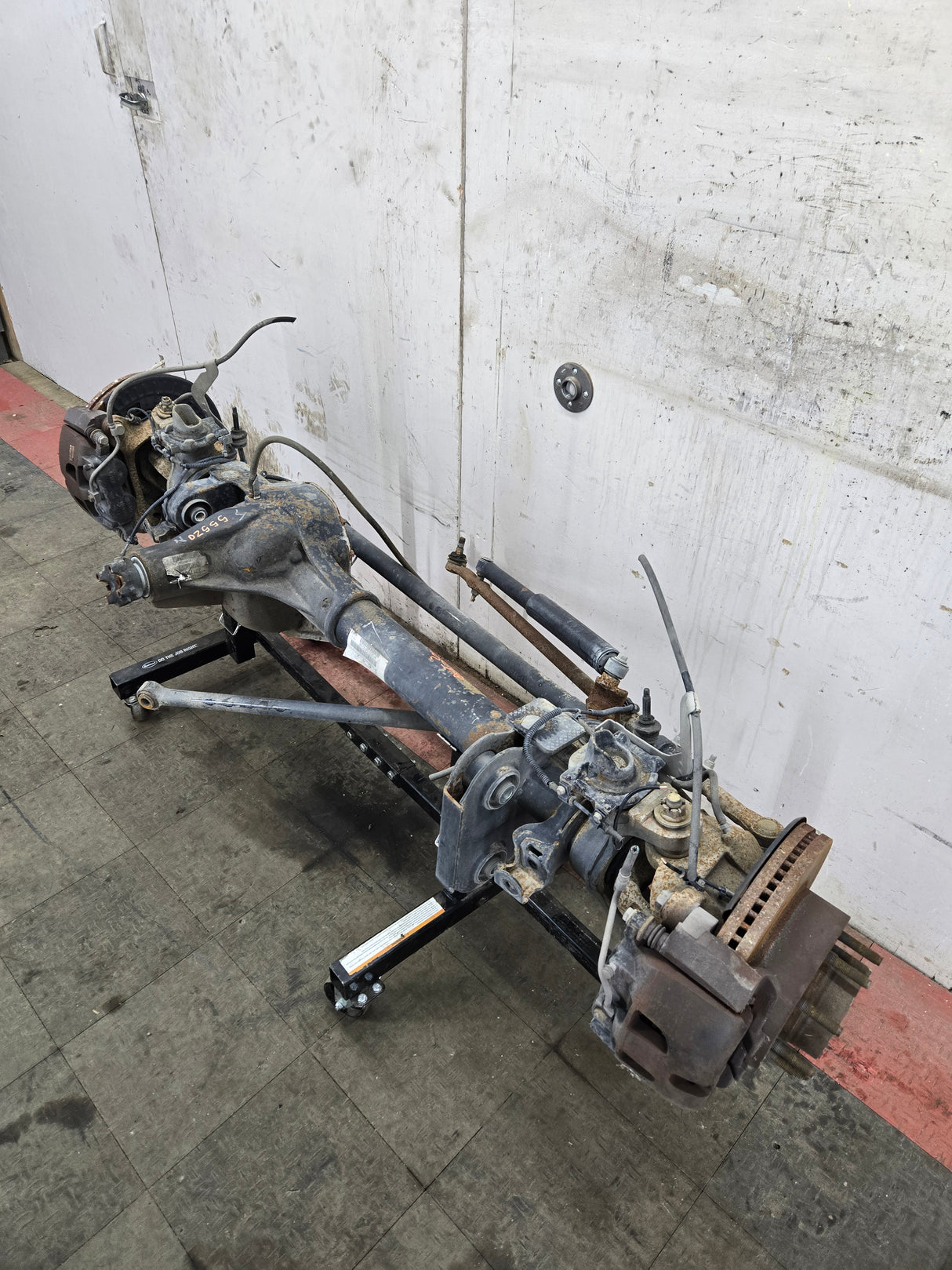 2013-2016 Ford Super Duty F250 F350 FRONT Axle 3.31 Gear Ratio 80k miles