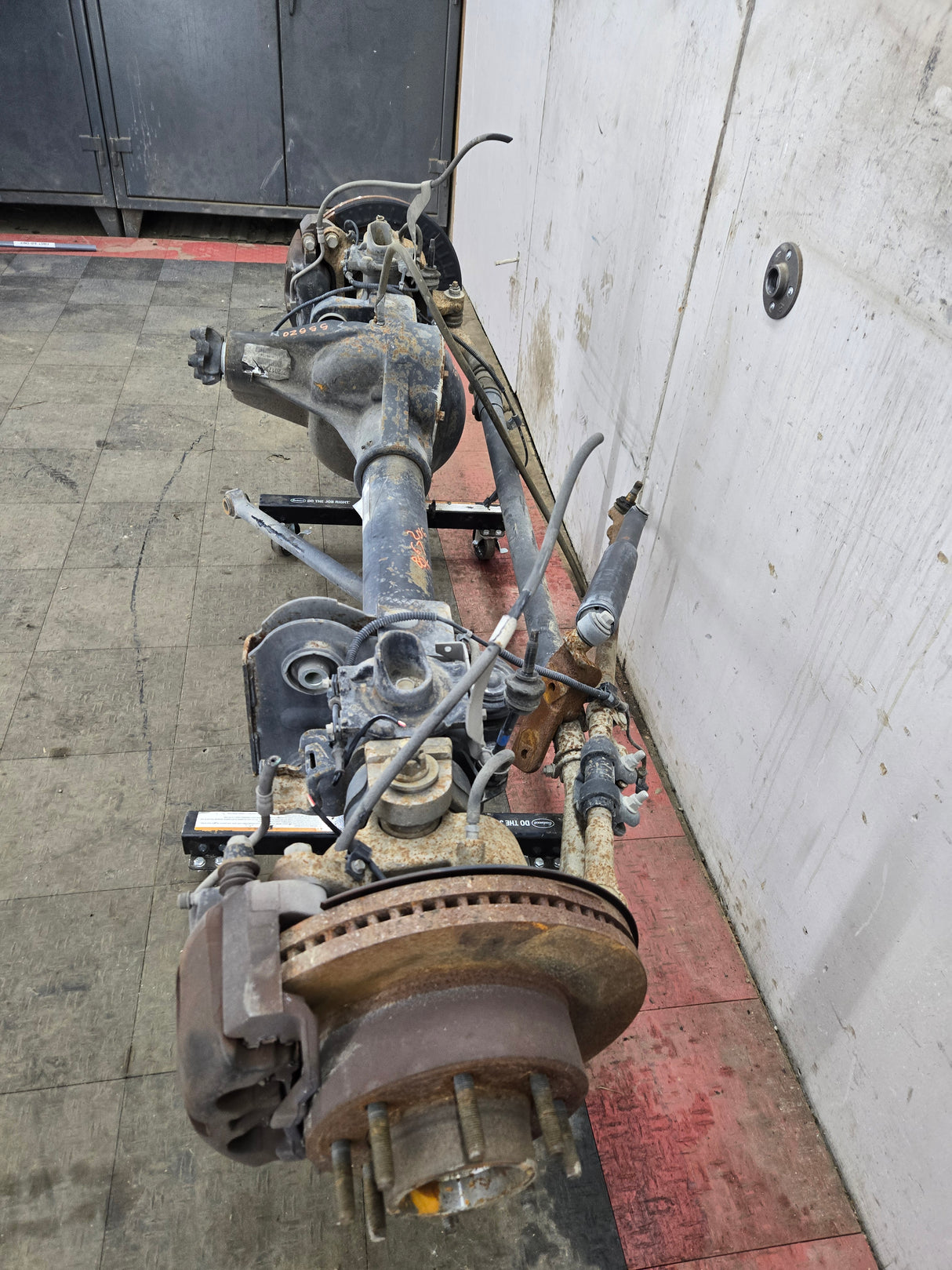 2013-2016 Ford Super Duty F250 F350 FRONT Axle 3.31 Gear Ratio 80k miles