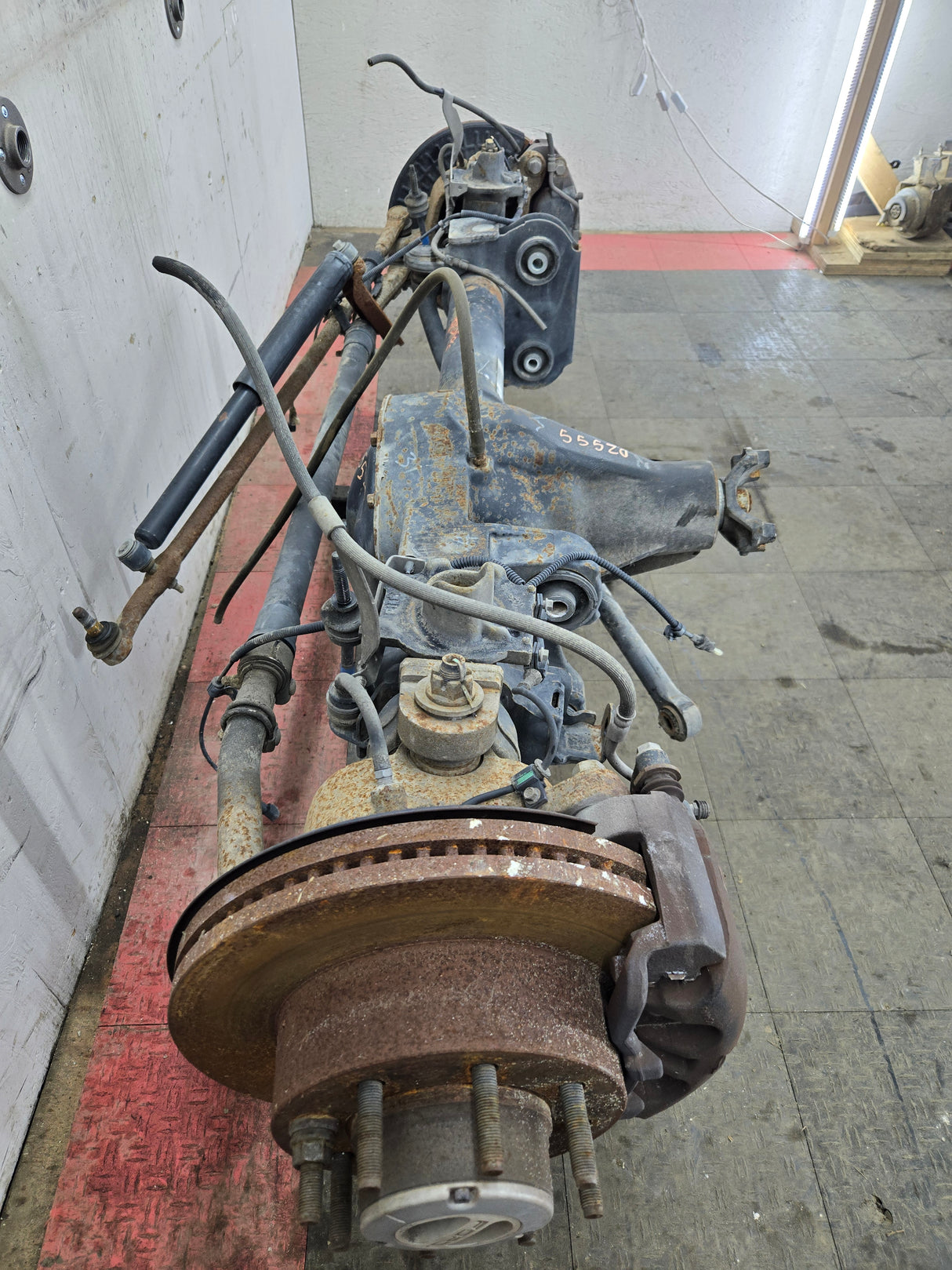 2013-2016 Ford Super Duty F250 F350 FRONT Axle 3.31 Gear Ratio 80k miles