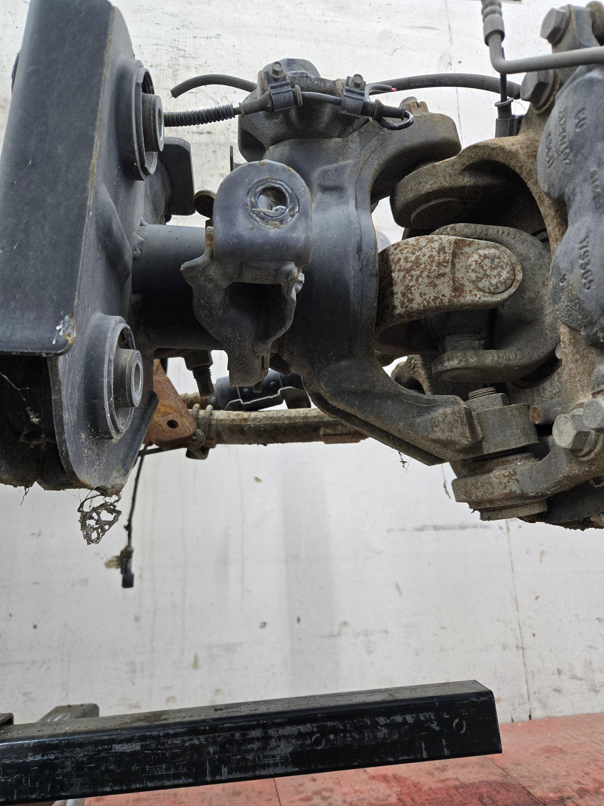 2013-2016 Ford Super Duty F250 F350 FRONT Axle 3.31 Gear Ratio 80k miles