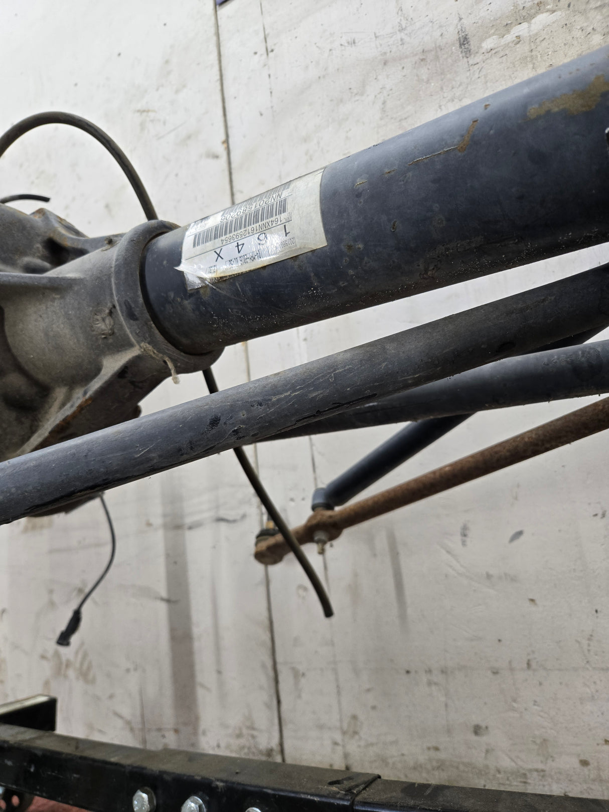 2013-2016 Ford Super Duty F250 F350 FRONT Axle 3.31 Gear Ratio 80k miles