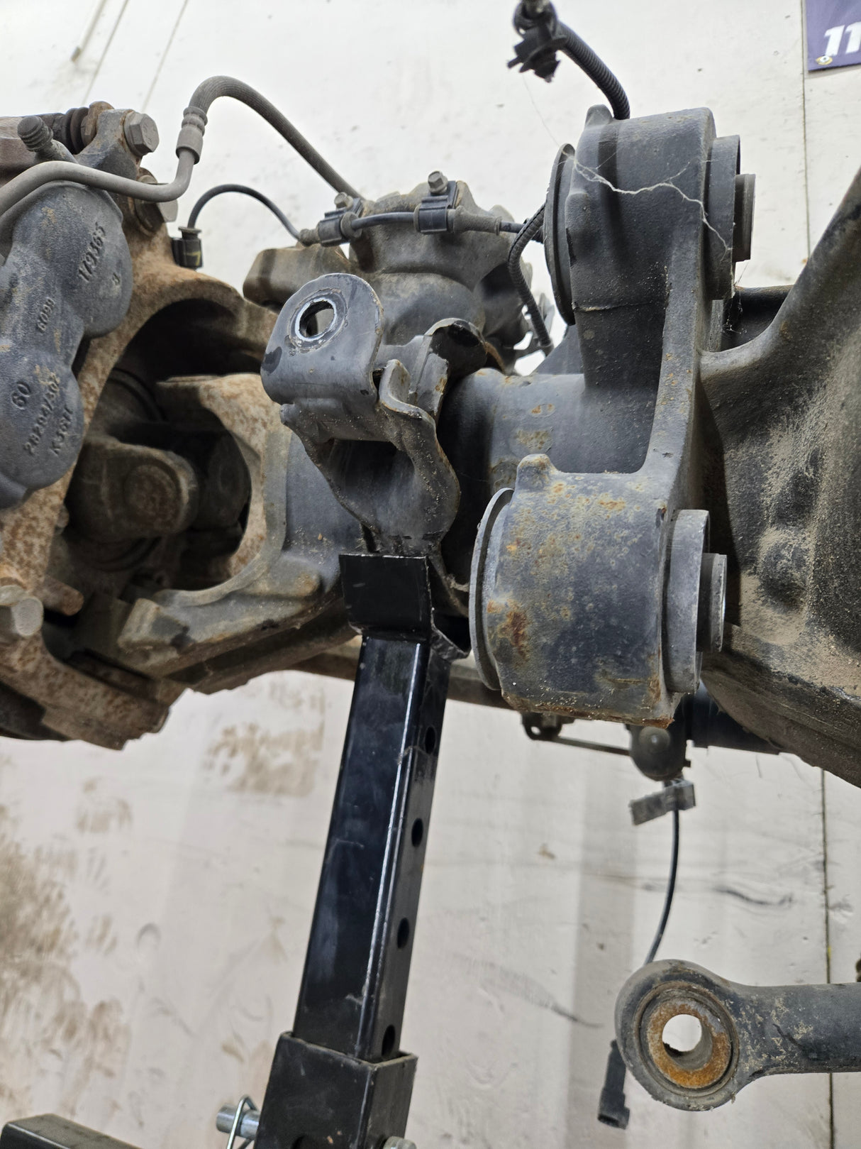 2013-2016 Ford Super Duty F250 F350 FRONT Axle 3.31 Gear Ratio 80k miles