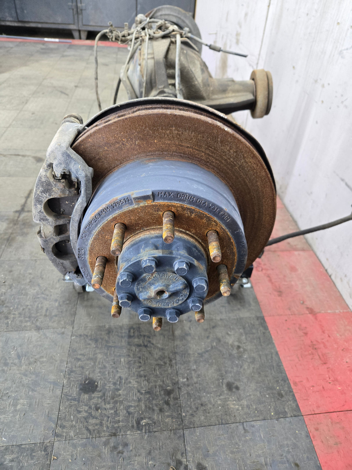 2011-2012 Ford Super Duty F250 F350 Rear Axle 3.55 Gear Ratio Electric Locking Rear End 113k miles