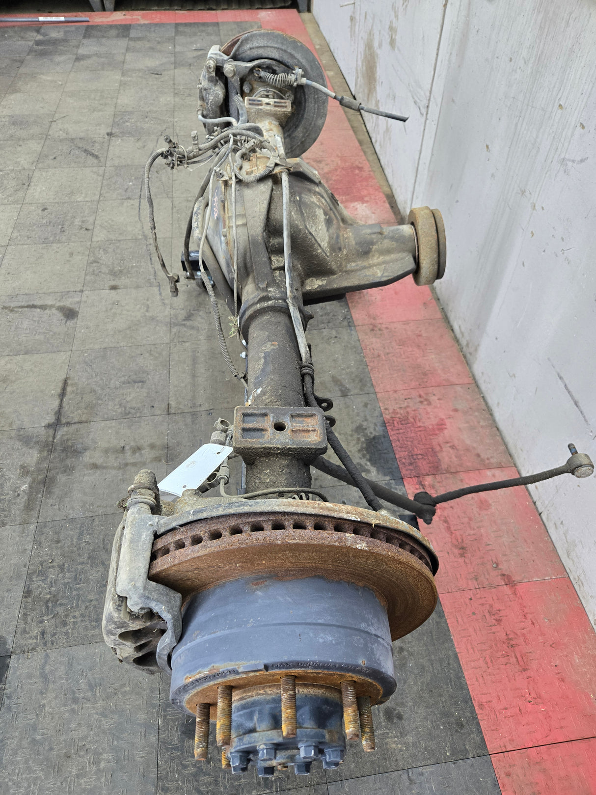 2011-2012 Ford Super Duty F250 F350 Rear Axle 3.55 Gear Ratio Electric Locking Rear End 113k miles