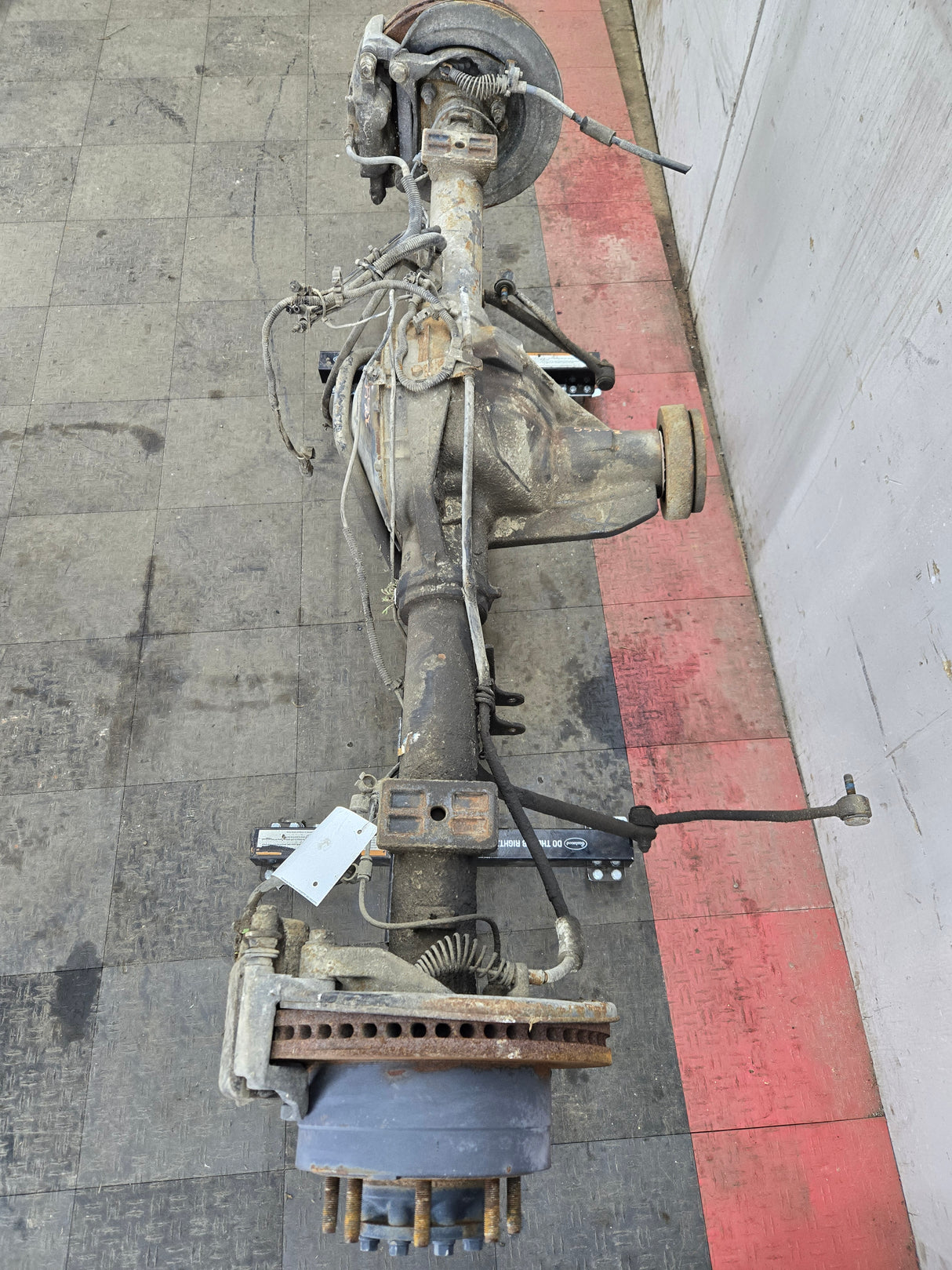 2011-2012 Ford Super Duty F250 F350 Rear Axle 3.55 Gear Ratio Electric Locking Rear End 113k miles