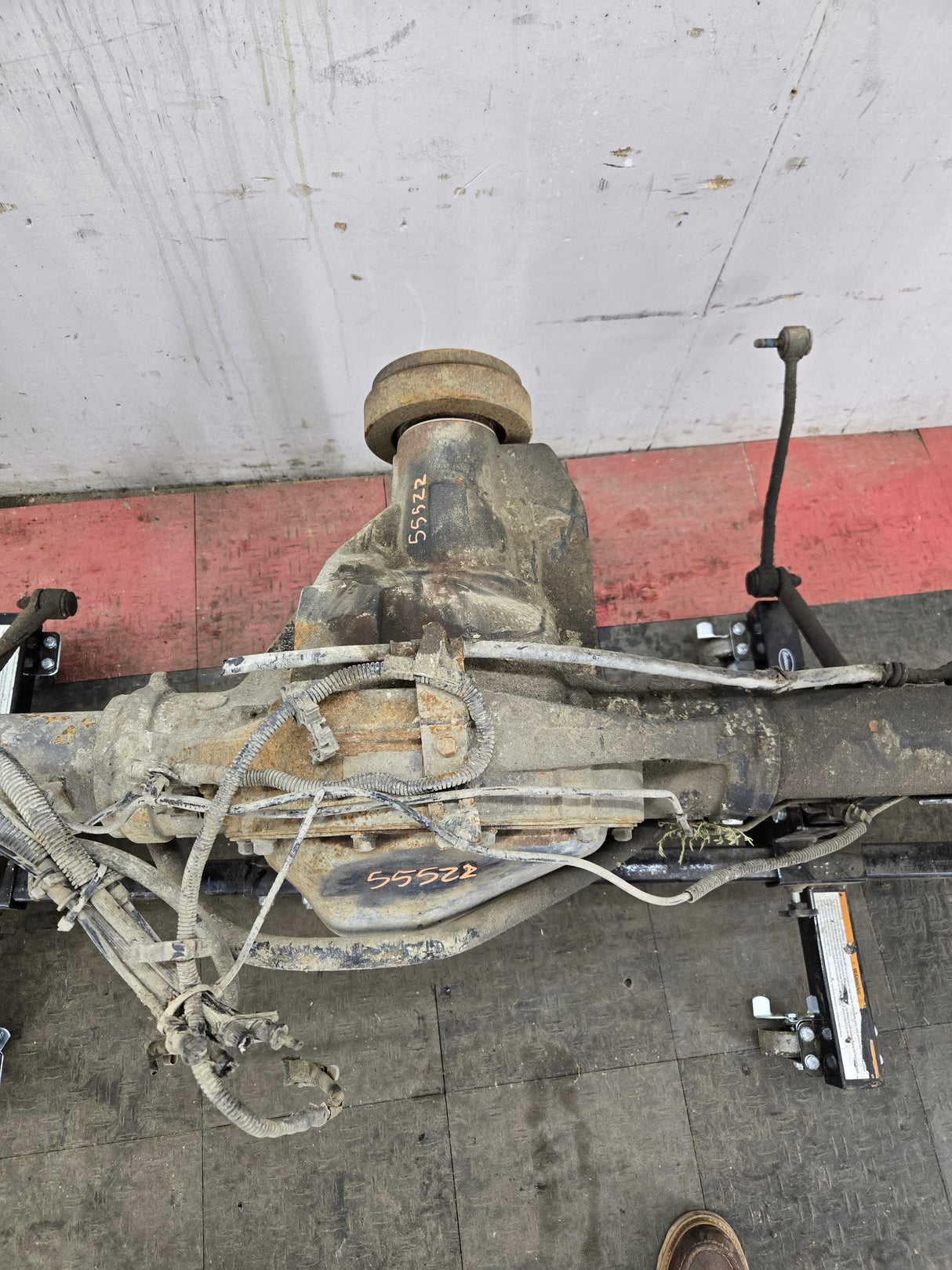 2011-2012 Ford Super Duty F250 F350 Rear Axle 3.55 Gear Ratio Electric Locking Rear End 113k miles