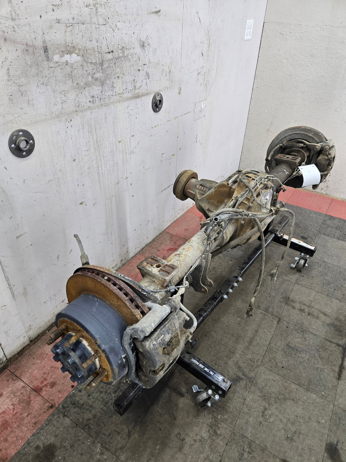 2011-2012 Ford Super Duty F250 F350 Rear Axle 3.55 Gear Ratio Electric Locking Rear End 113k miles