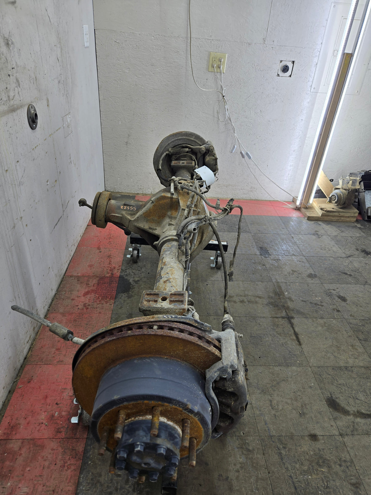 2011-2012 Ford Super Duty F250 F350 Rear Axle 3.55 Gear Ratio Electric Locking Rear End 113k miles