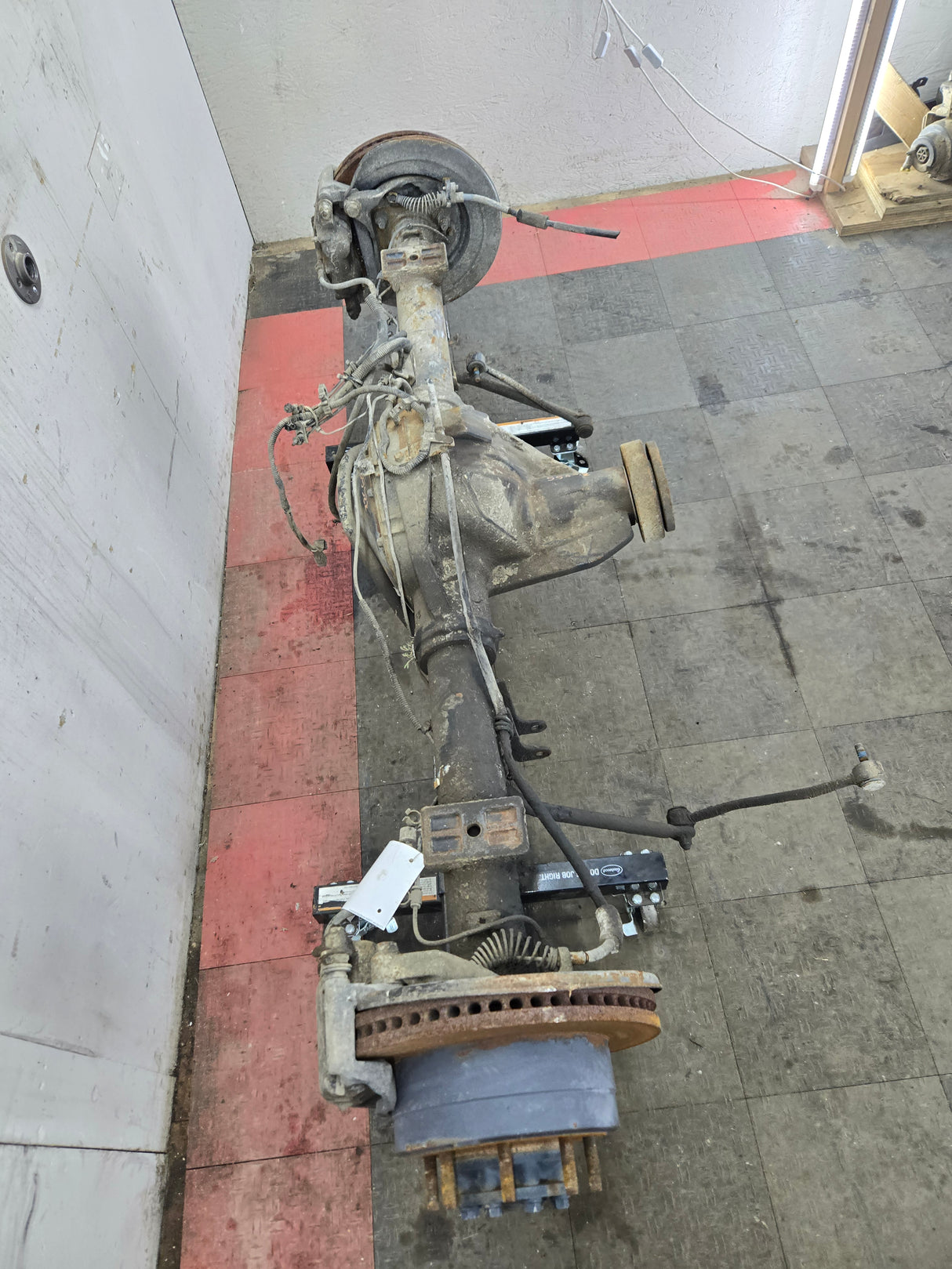 2011-2012 Ford Super Duty F250 F350 Rear Axle 3.55 Gear Ratio Electric Locking Rear End 113k miles