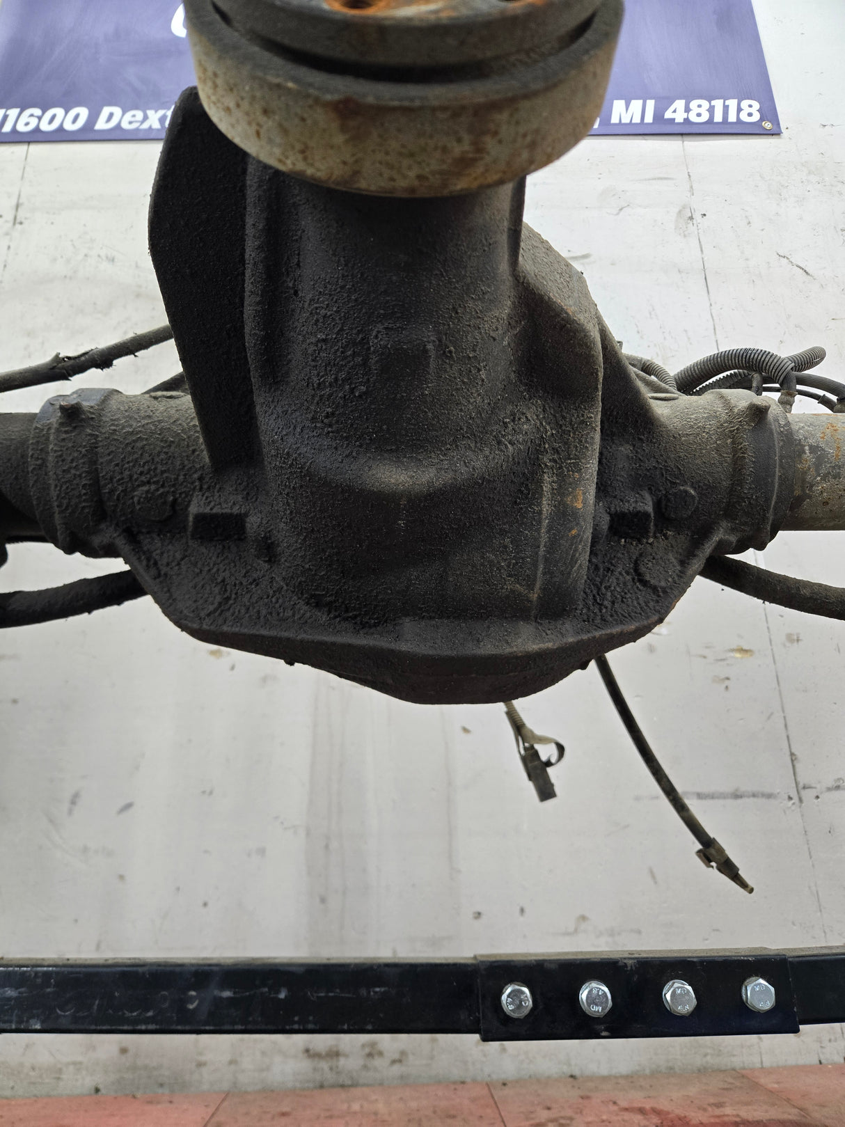 2011-2012 Ford Super Duty F250 F350 Rear Axle 3.55 Gear Ratio Electric Locking Rear End 113k miles