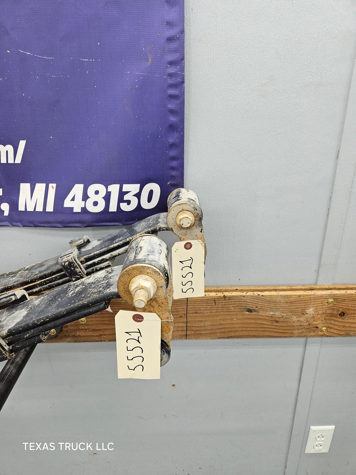 2011-2016 Ford F250 F350 Super Duty Rear Leaf Springs Pair