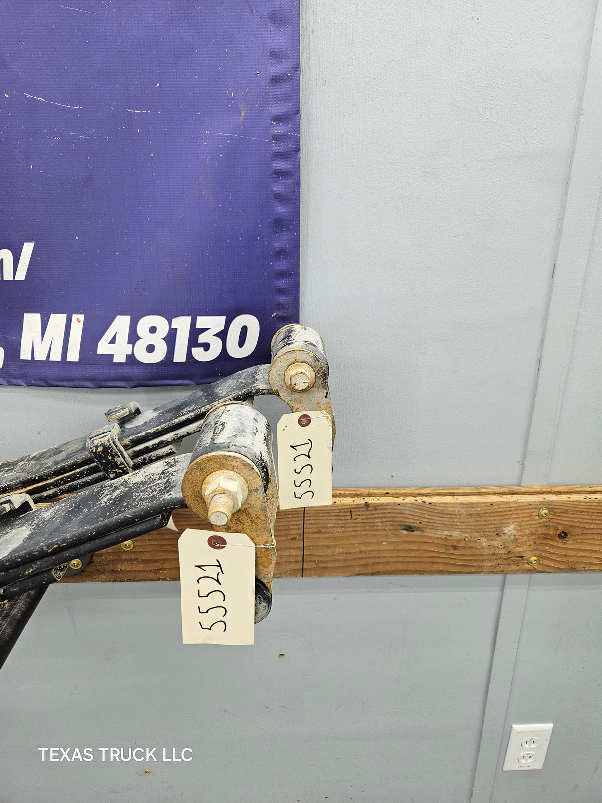 2011-2016 Ford F250 F350 Super Duty Rear Leaf Springs Pair