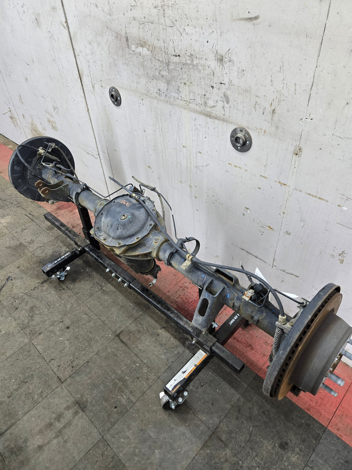 2014-2018 Chevrolet Silverado GMC Sierra 1500 Rear Axle 8.6" ring gear, 10 bolt, 3.23 ratio (opt GU5)