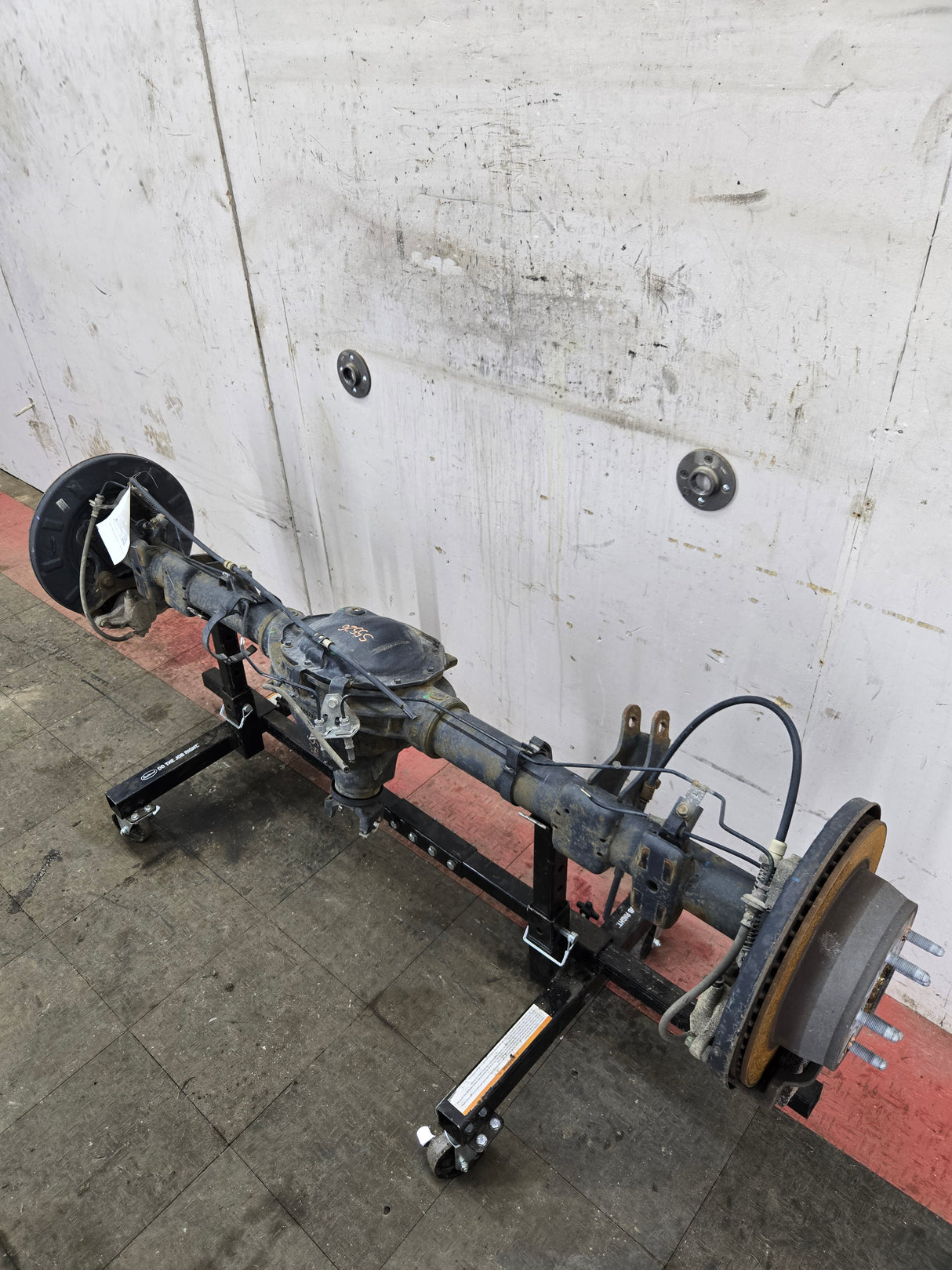 2014-2018 Chevrolet Silverado GMC Sierra 1500 Rear Axle 8.6" ring gear, 10 bolt, 3.23 ratio (opt GU5)