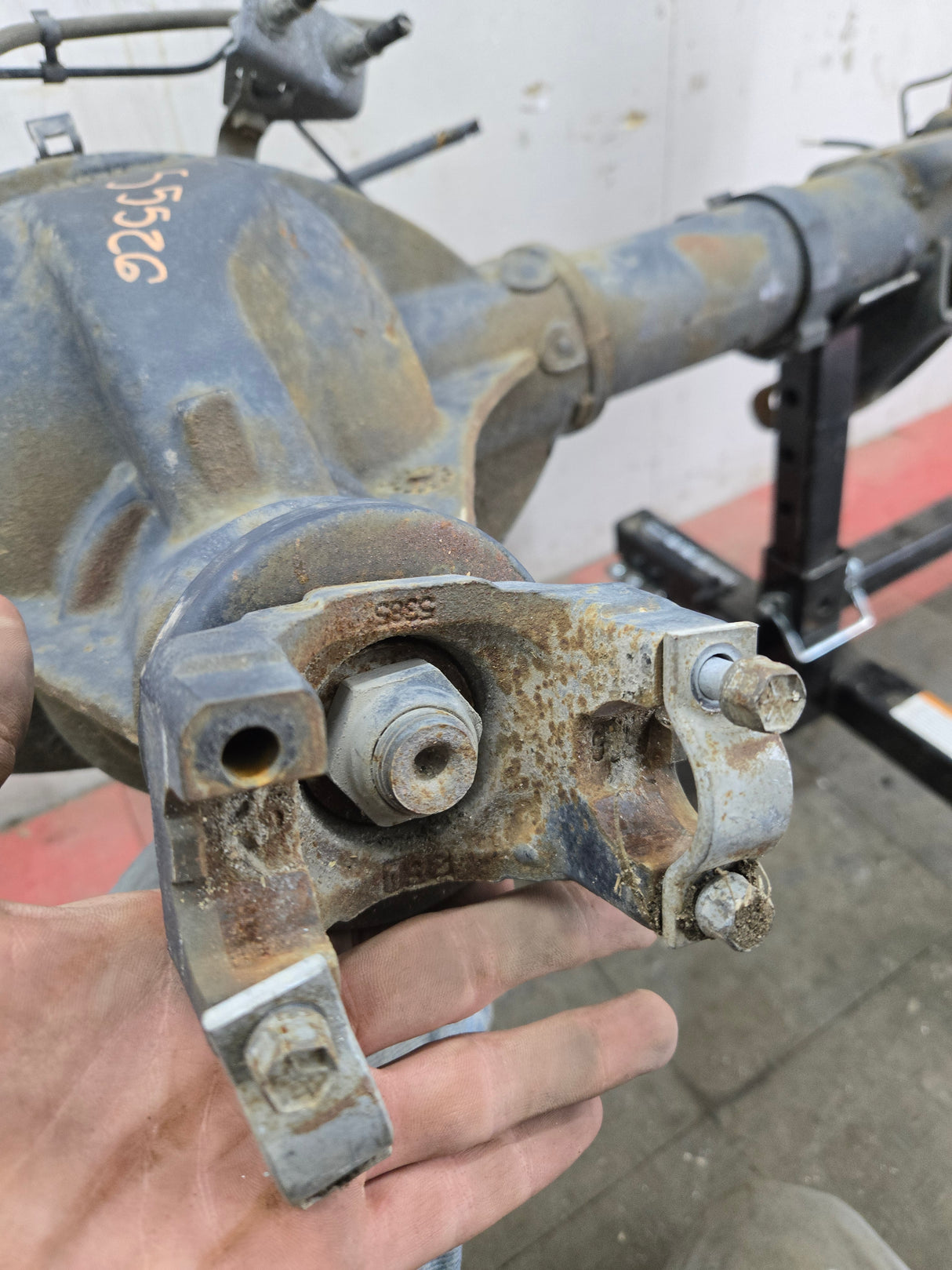 2014-2018 Chevrolet Silverado GMC Sierra 1500 Rear Axle 8.6" ring gear, 10 bolt, 3.23 ratio (opt GU5)