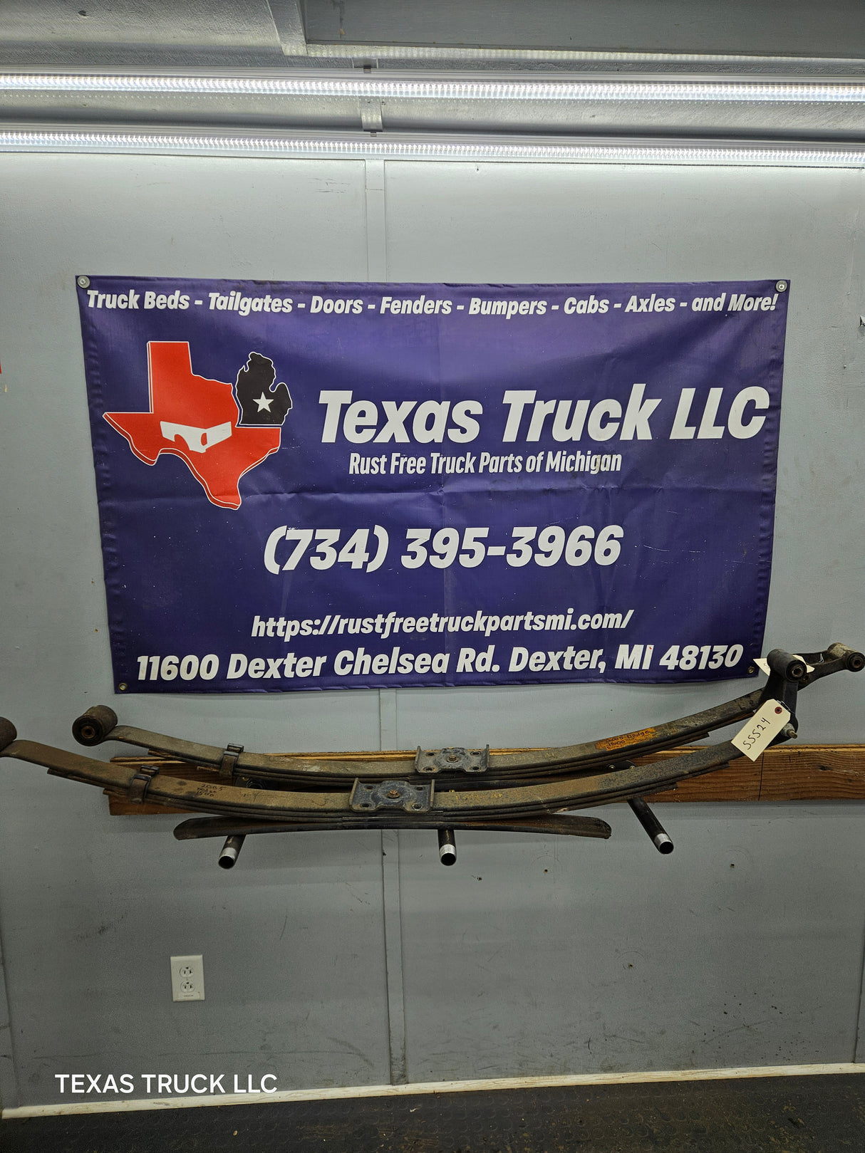 2002-2008 Dodge Ram 1500 Rear Leaf Springs 52113141AD 52113141AE - Pair