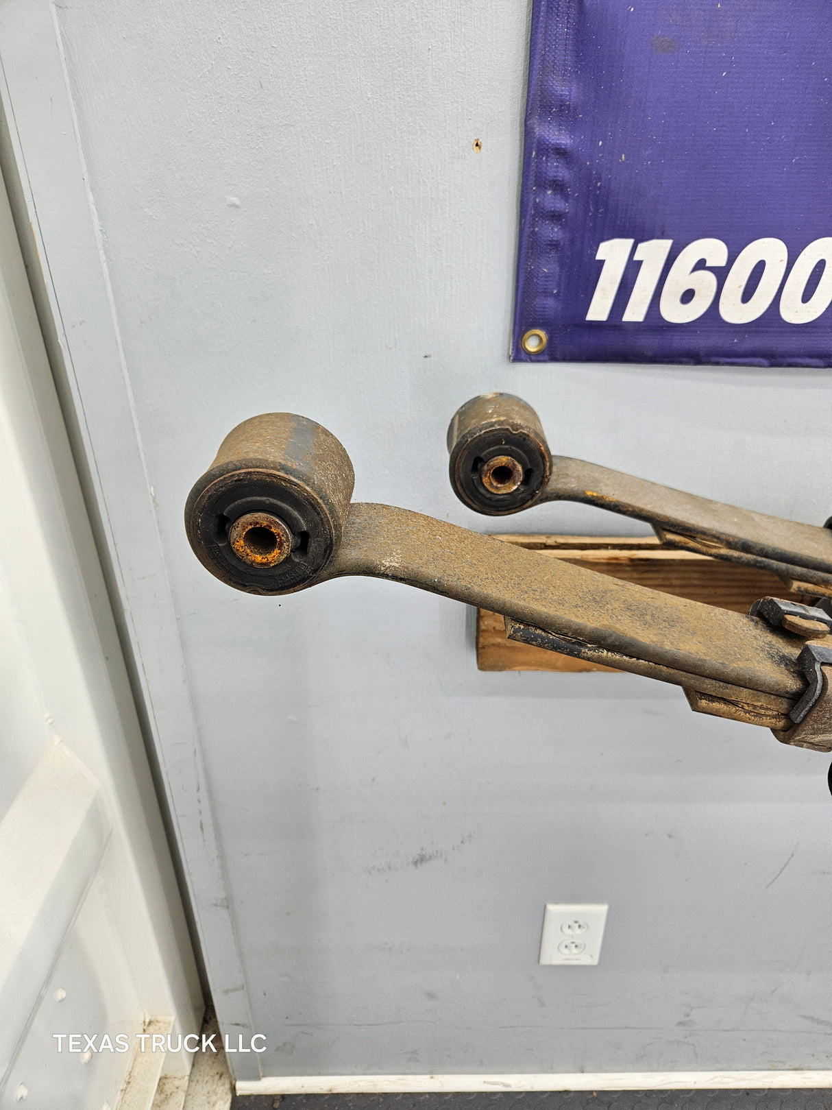 2002-2008 Dodge Ram 1500 Rear Leaf Springs 52113141AD 52113141AE - Pair