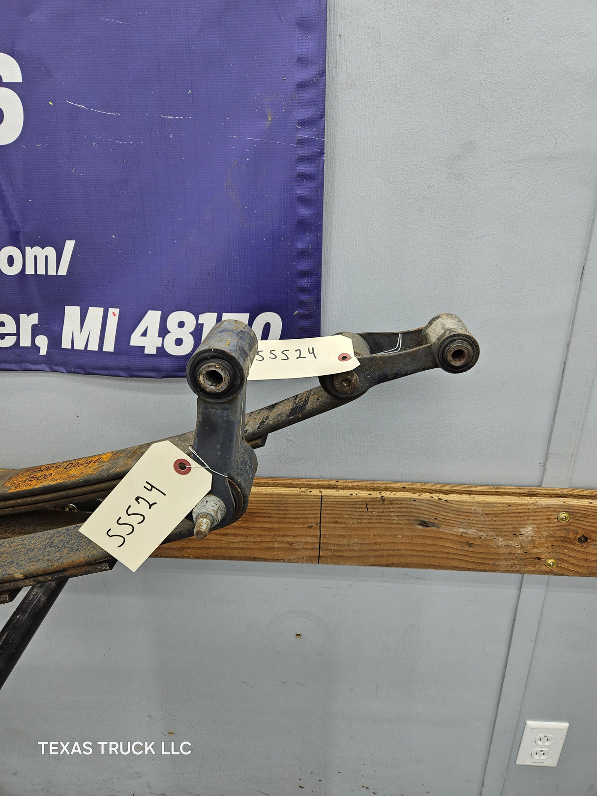 2002-2008 Dodge Ram 1500 Rear Leaf Springs 52113141AD 52113141AE - Pair