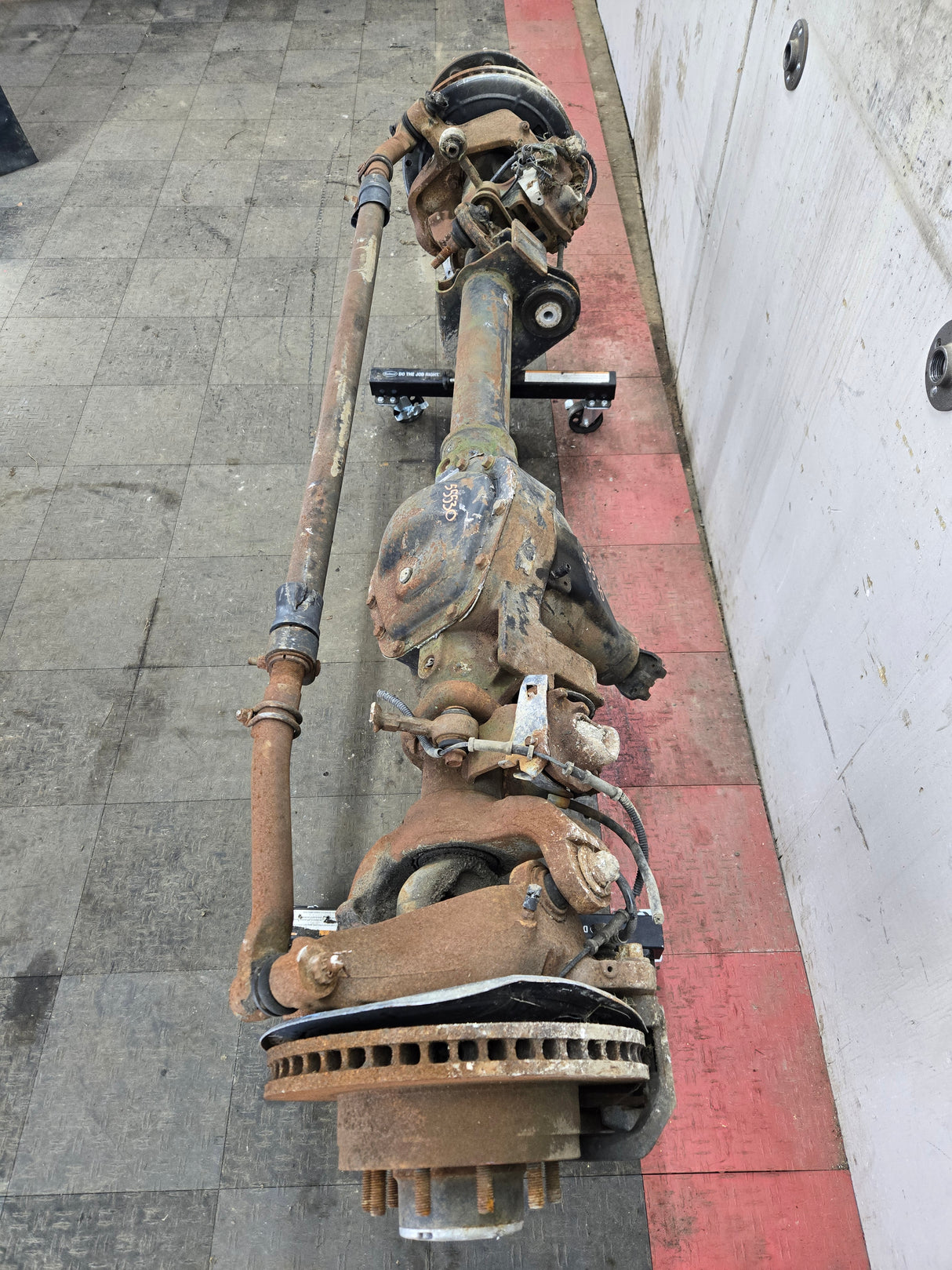 2005-2016 Ford F450 F550 Super Duty Front Axle 4.30 Gear Ratio DRW 10 Lug