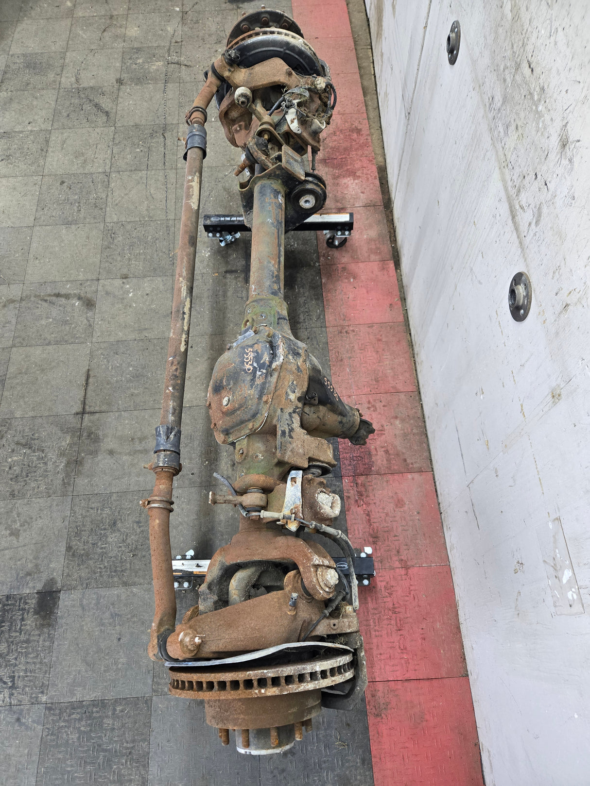 2005-2016 Ford F450 F550 Super Duty Front Axle 4.30 Gear Ratio DRW 10 Lug