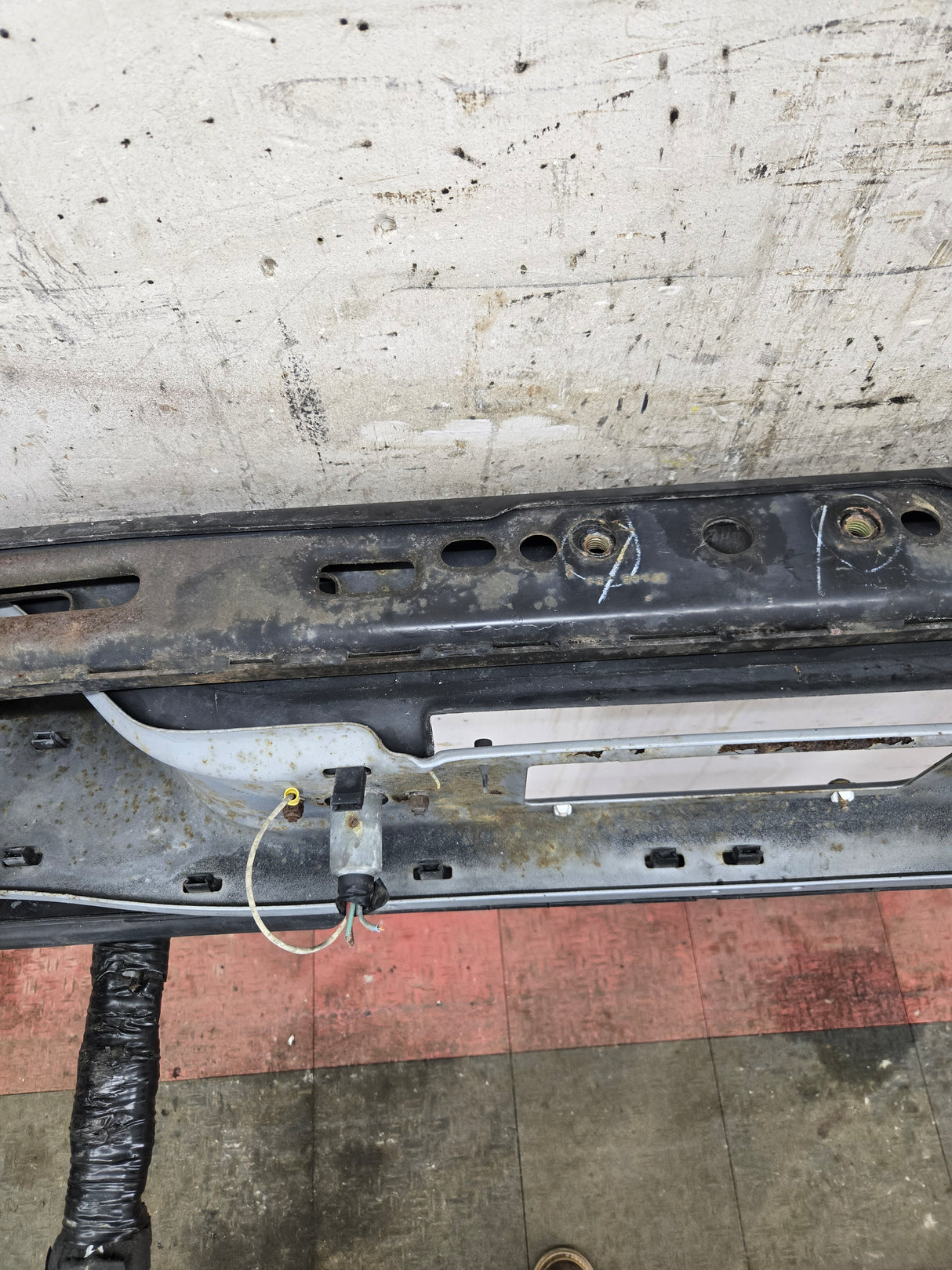 1999-2007 Chevrolet Silverado / GMC Sierra 2500 3500 HD Rear Bumper Painted