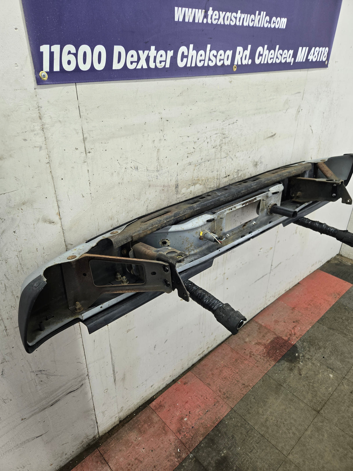 1999-2007 Chevrolet Silverado / GMC Sierra 2500 3500 HD Rear Bumper Painted