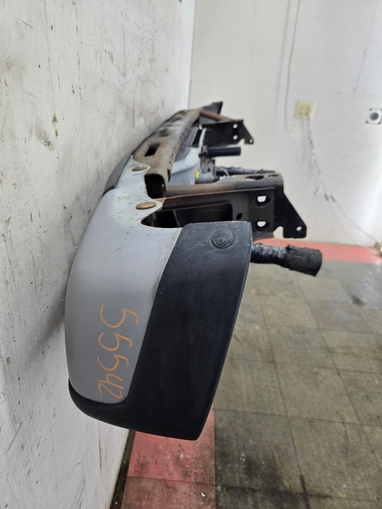 1999-2007 Chevrolet Silverado / GMC Sierra 2500 3500 HD Rear Bumper Painted