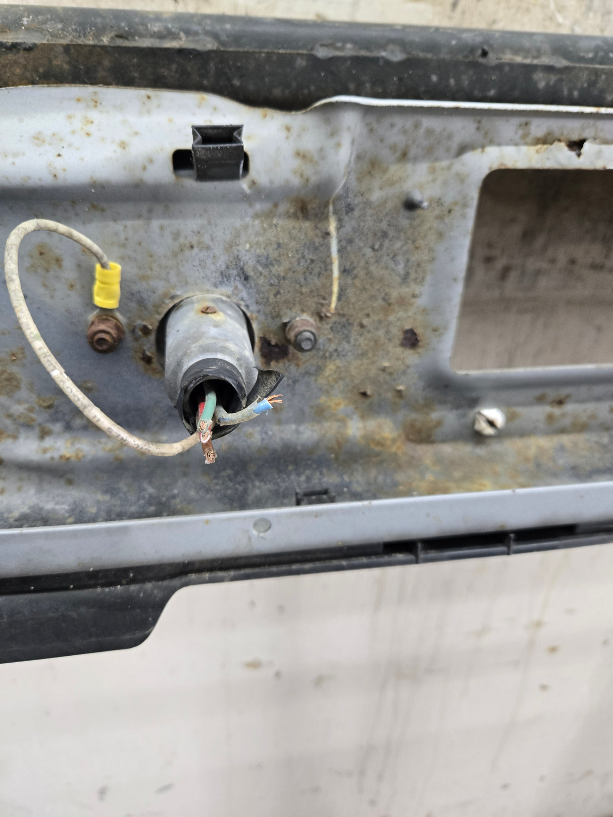 1999-2007 Chevrolet Silverado / GMC Sierra 2500 3500 HD Rear Bumper Painted