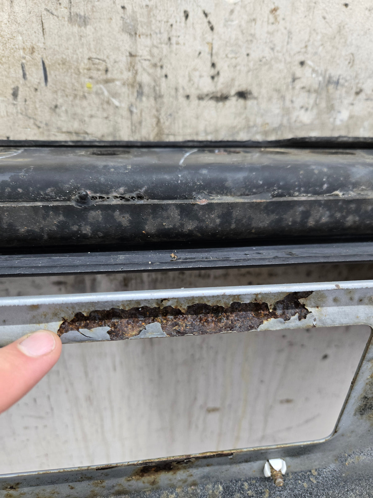 1999-2007 Chevrolet Silverado / GMC Sierra 2500 3500 HD Rear Bumper Painted