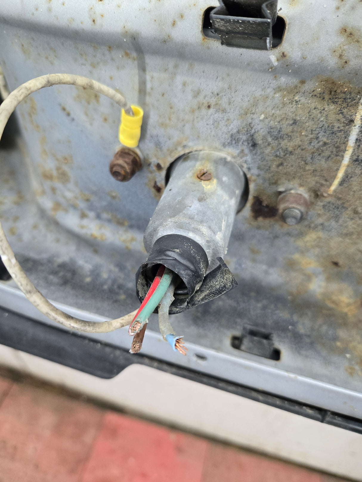 1999-2007 Chevrolet Silverado / GMC Sierra 2500 3500 HD Rear Bumper Painted