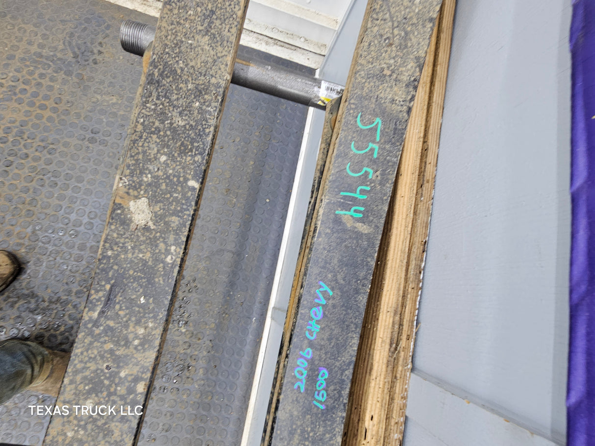 1999-2006 Chevrolet Silverado / GMC Sierra 1500 Rear Leaf Spring - Pair 15246971