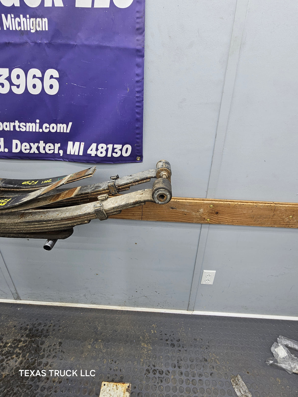 2011-2016 Ford F250 F350 Super Duty Rear Leaf Springs With Dual Upper Overloads - Pair