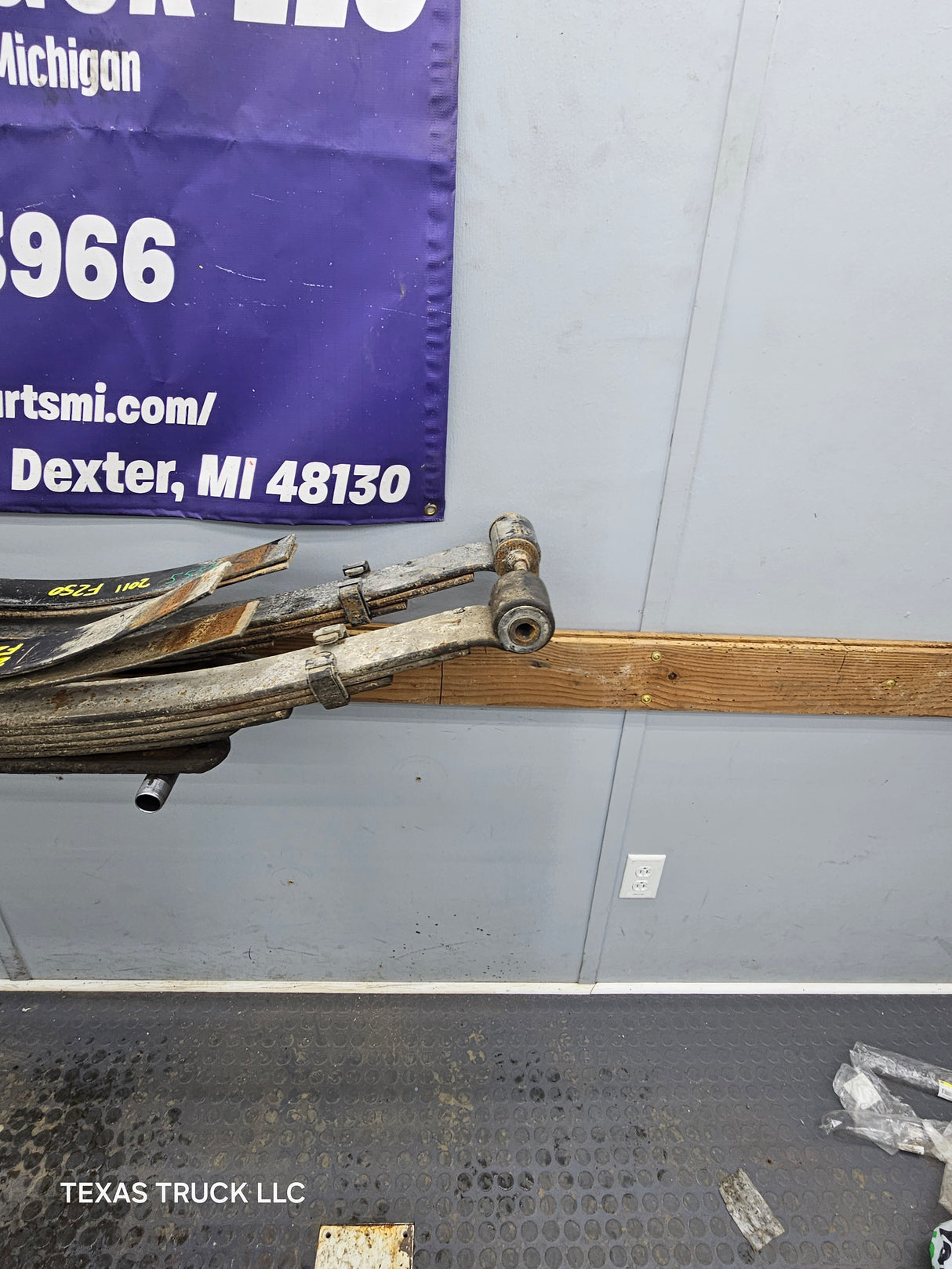 2011-2016 Ford F250 F350 Super Duty Rear Leaf Springs With Dual Upper Overloads - Pair