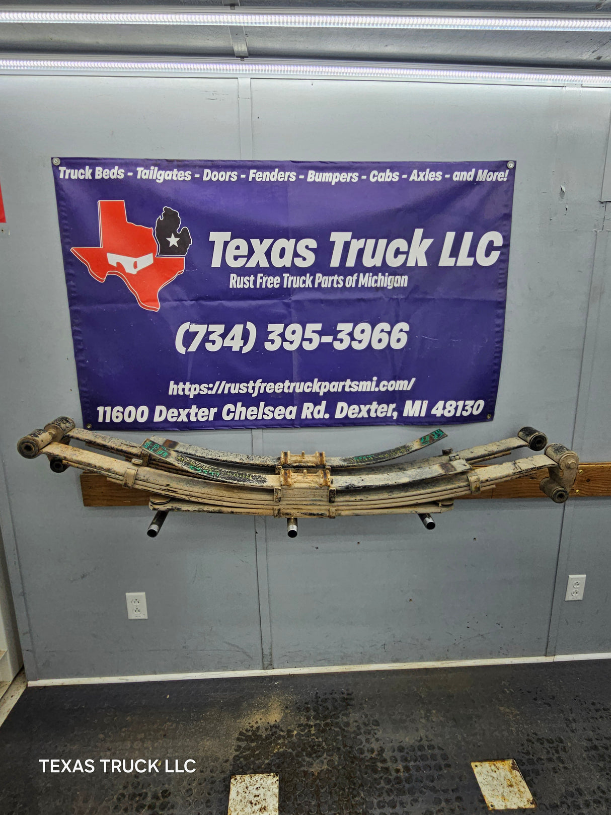 2011-2016 Ford F250 F350 Super Duty Rear Leaf Springs With Overloads - Pair