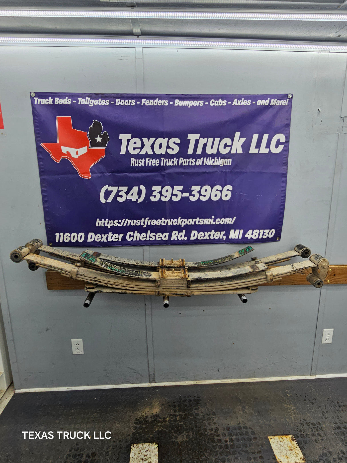 2011-2016 Ford F250 F350 Super Duty Rear Leaf Springs With Overloads - Pair