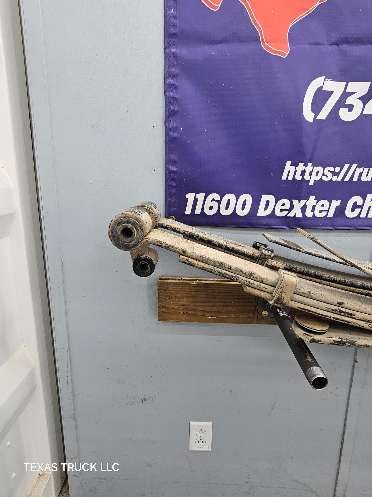 2011-2016 Ford F250 F350 Super Duty Rear Leaf Springs With Overloads - Pair