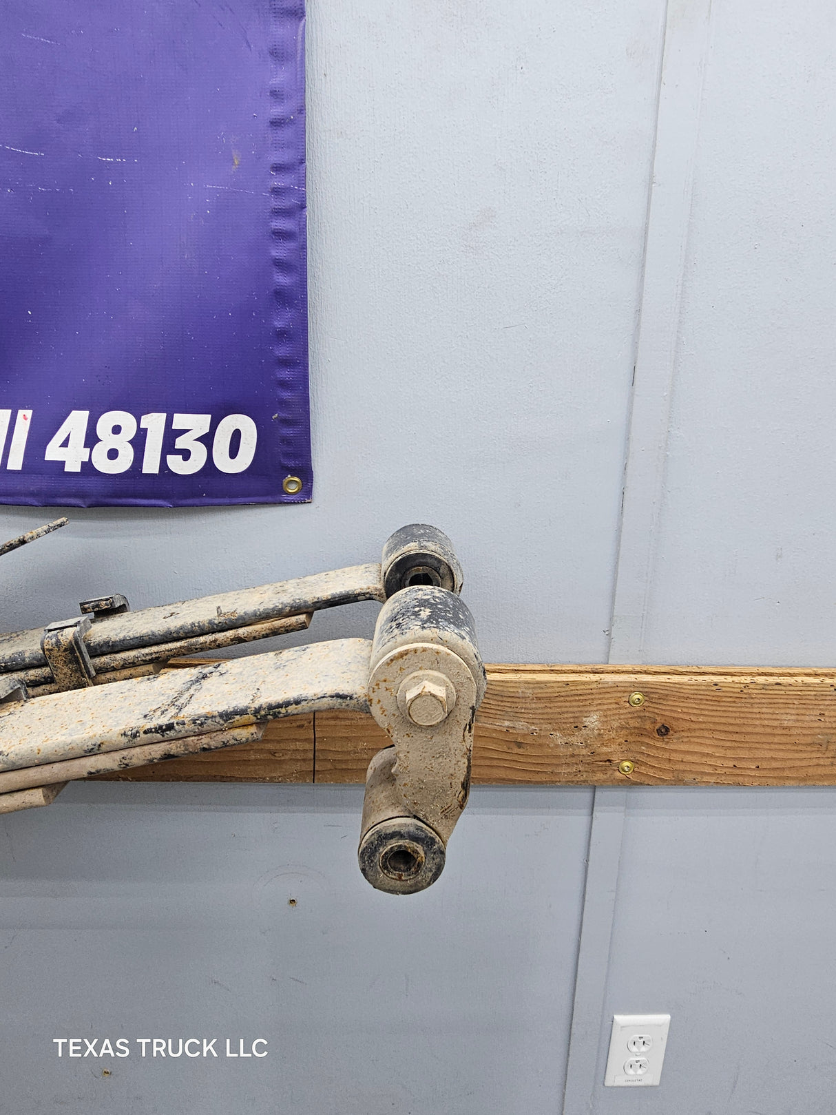 2011-2016 Ford F250 F350 Super Duty Rear Leaf Springs With Overloads - Pair