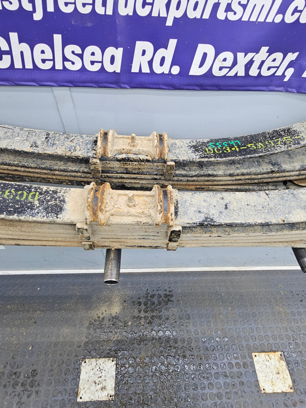 2011-2016 Ford F250 F350 Super Duty Rear Leaf Springs With Overloads - Pair