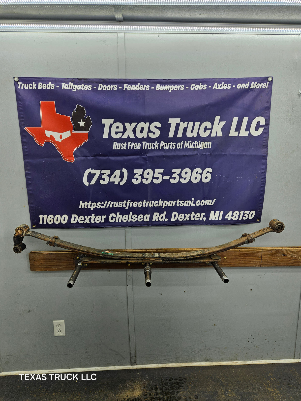 1999-2006 Chevrolet Silverado / GMC Sierra 1500 Rear Leaf Spring - (1)