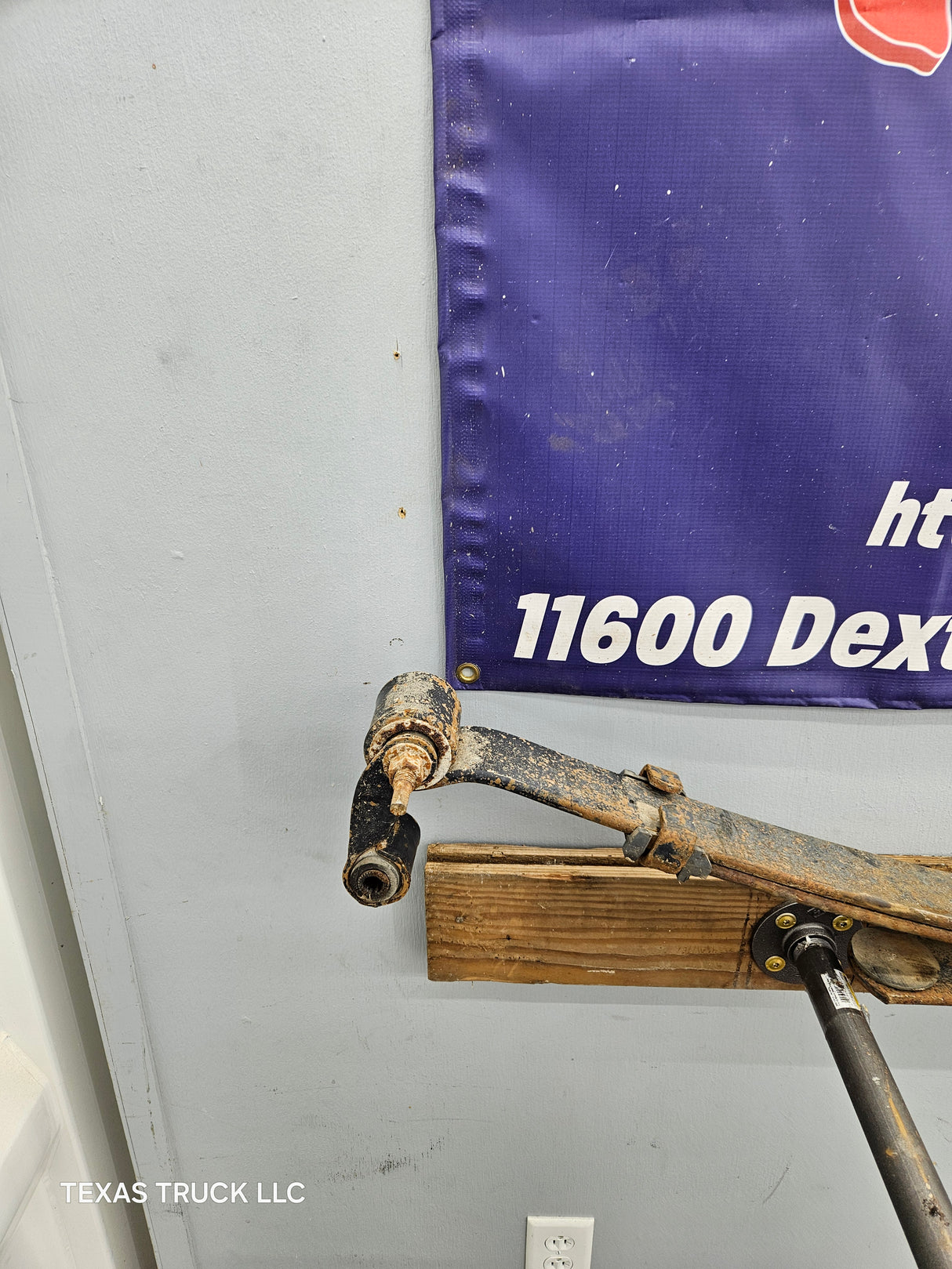 1999-2006 Chevrolet Silverado / GMC Sierra 1500 Rear Leaf Spring - (1)