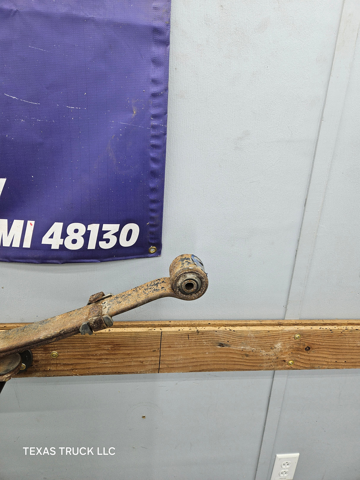 1999-2006 Chevrolet Silverado / GMC Sierra 1500 Rear Leaf Spring - (1)