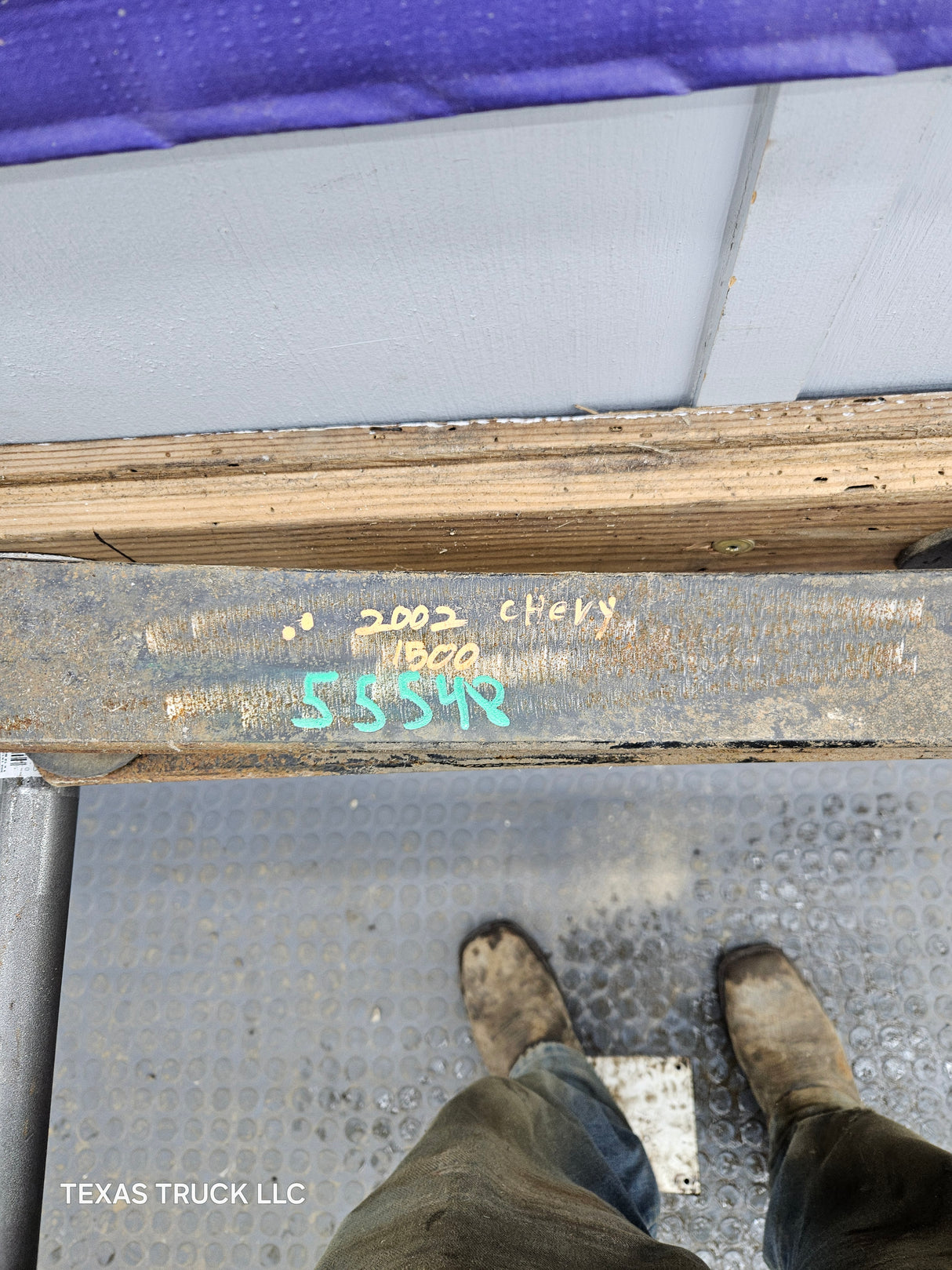 1999-2006 Chevrolet Silverado / GMC Sierra 1500 Rear Leaf Spring - (1)