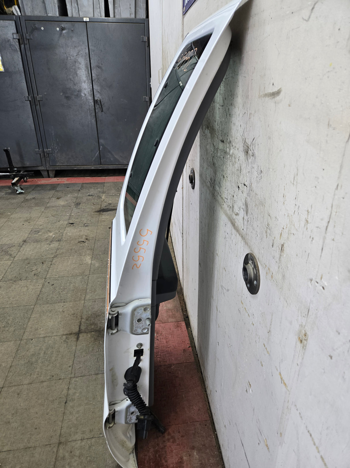 2008-2016 Ford Super Duty F250 F350 F450 F550 LH Extended Cab Driver Side Rear Door - Oxford White