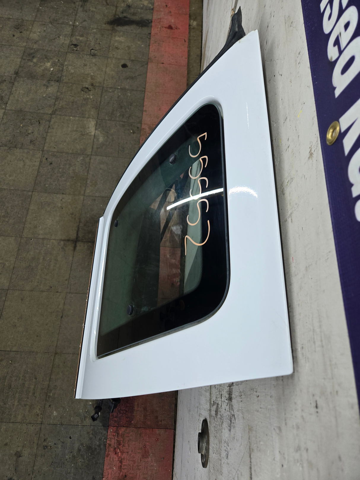 2008-2016 Ford Super Duty F250 F350 F450 F550 LH Extended Cab Driver Side Rear Door - Oxford White