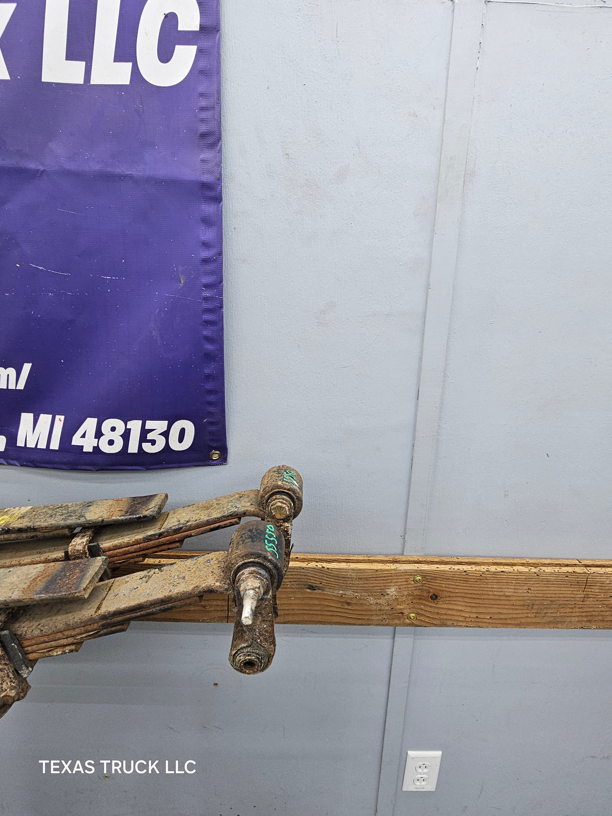 2001-2010 Chevrolet Silverado / GMC Sierra 3500 CAB CHASSIS Rear Leaf Springs - Pair 15068186