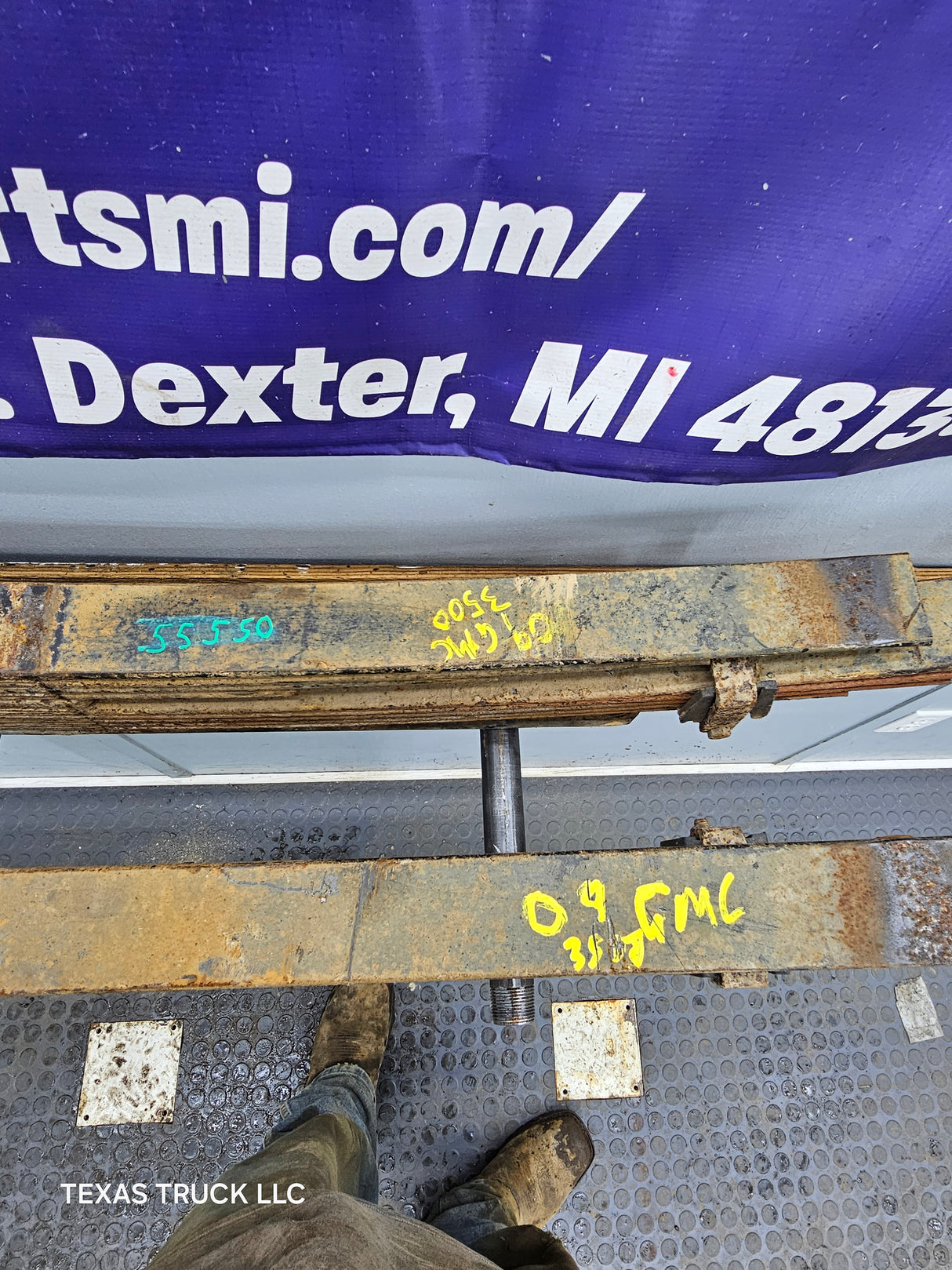 2001-2010 Chevrolet Silverado / GMC Sierra 3500 CAB CHASSIS Rear Leaf Springs - Pair 15068186