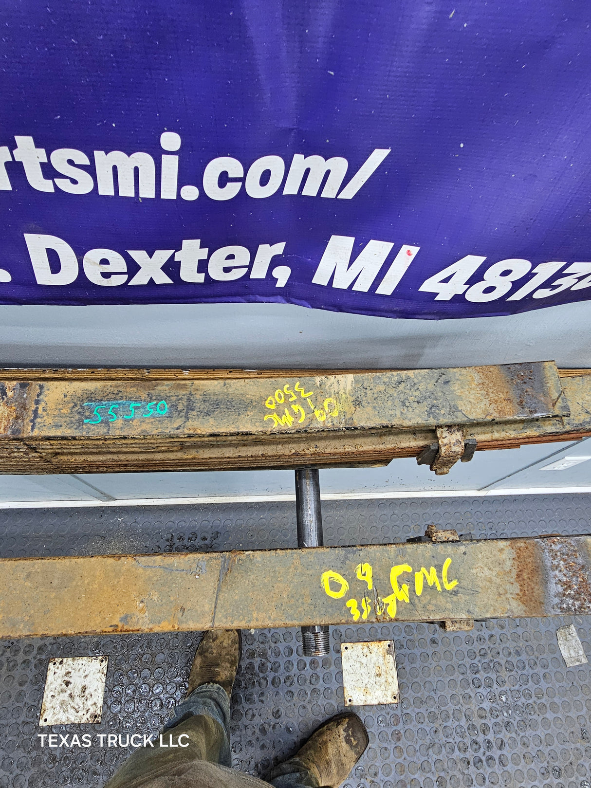 2001-2010 Chevrolet Silverado / GMC Sierra 3500 CAB CHASSIS Rear Leaf Springs - Pair 15068186